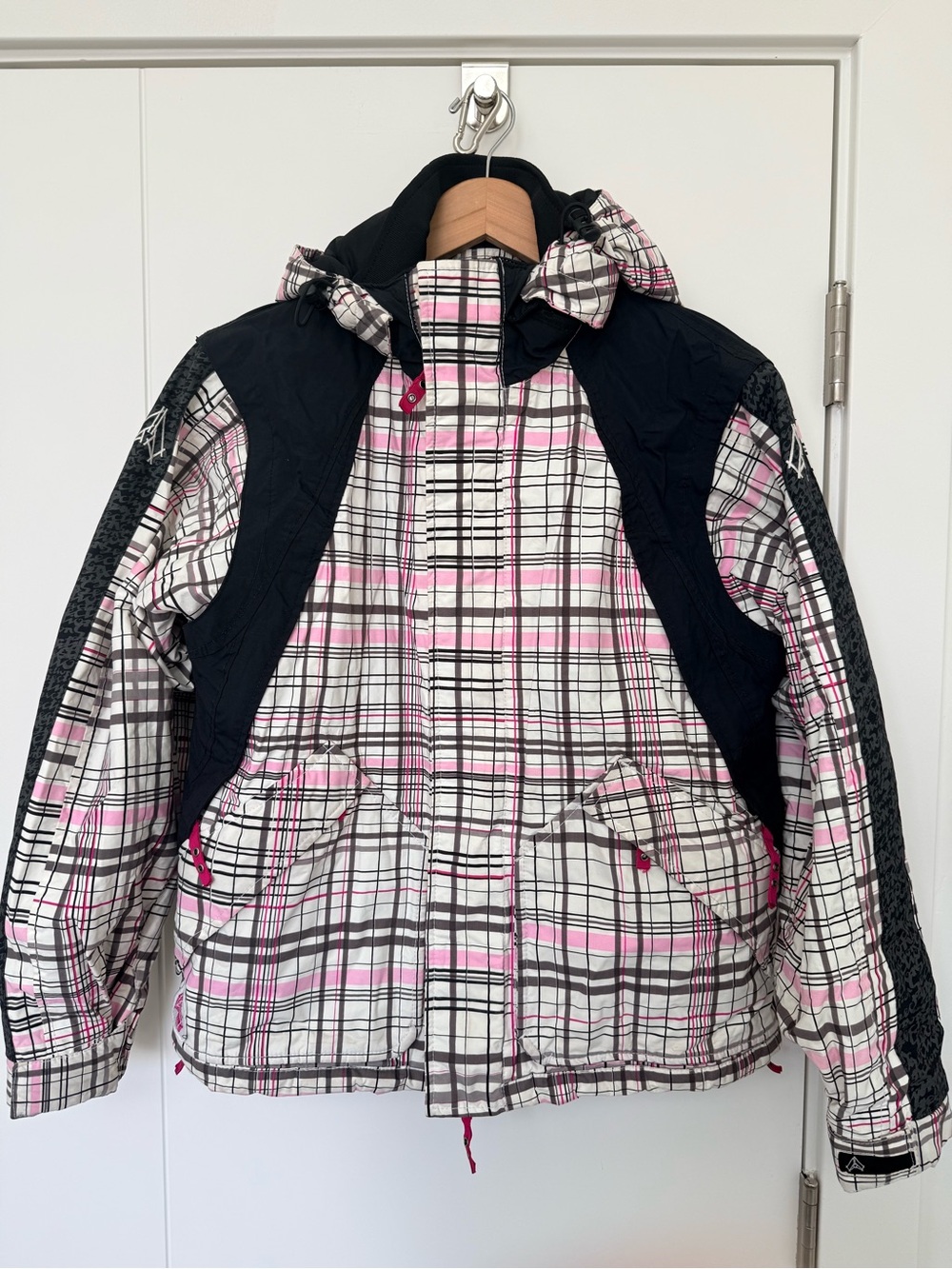 Women’s Sm Plaid Hooded Winter/ ski Jacket - Pink & Black.